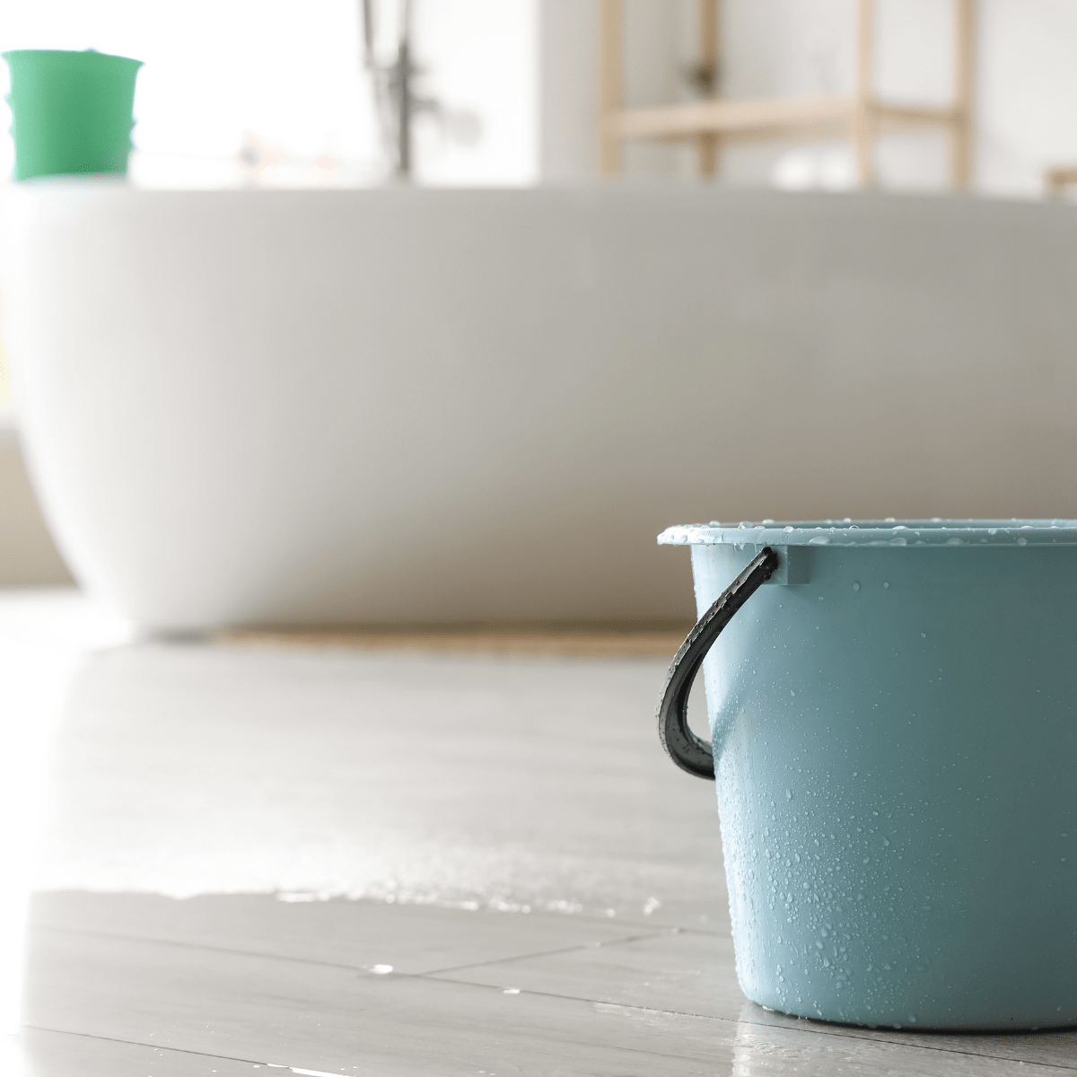 Tub leaking water on the floor